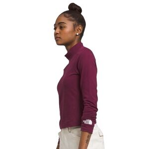 The North Face Women’s Evolution fitted top size Medium NWT